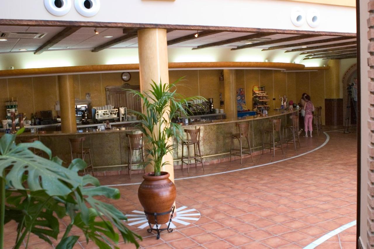 Hotel-Restaurante Cerrillo San Marcos Diezma Екстер'єр фото