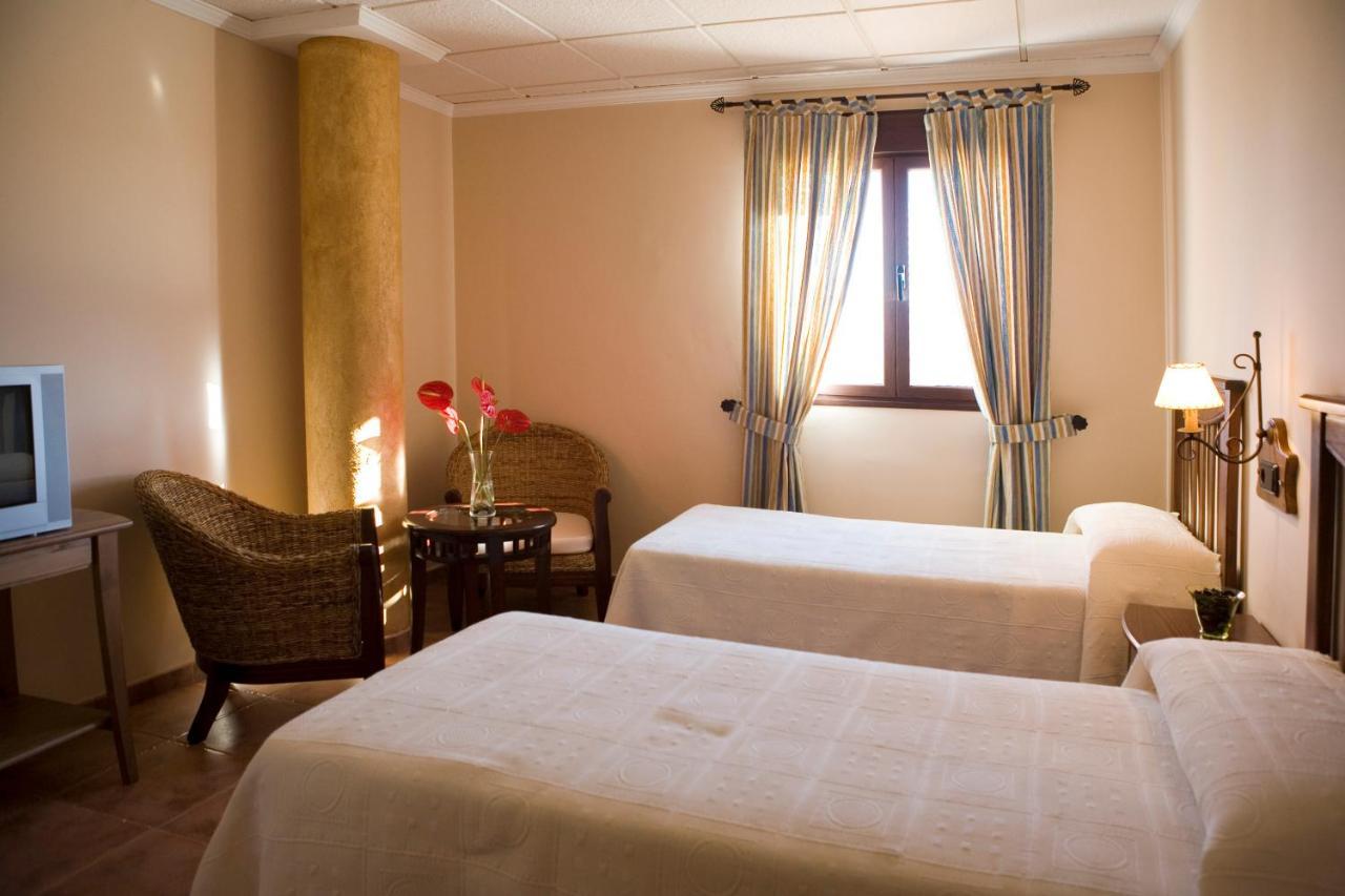 Hotel-Restaurante Cerrillo San Marcos Diezma Екстер'єр фото