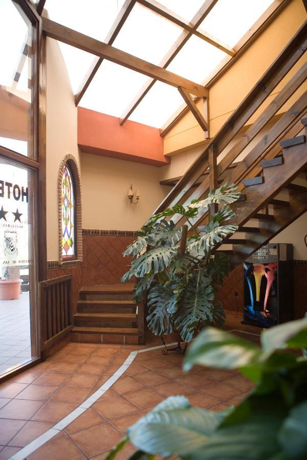 Hotel-Restaurante Cerrillo San Marcos Diezma Екстер'єр фото